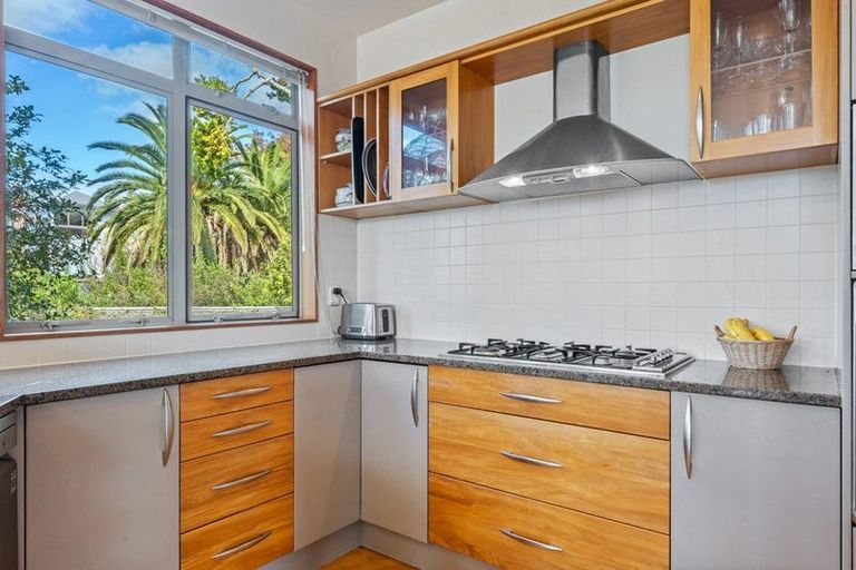 Photo of property in 3/56 Castor Bay Road, Castor Bay, Auckland, 0620
