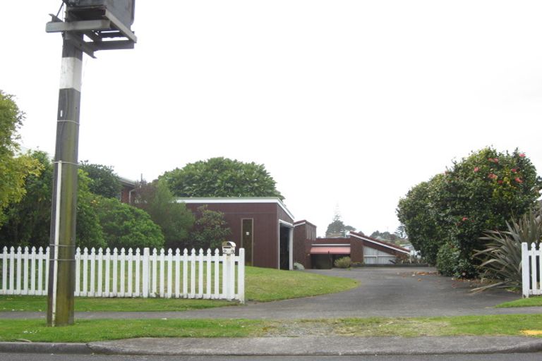 Photo of property in 29 Wairau Road, Oakura, 4314