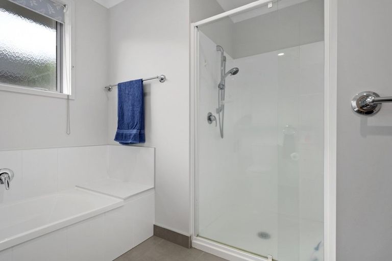 Photo of property in 6 Fairfax Crescent, Pyes Pa, Tauranga, 3112