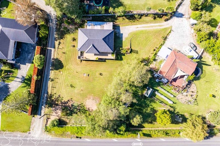 Photo of property in 15 Ash Grove, Maungaturoto, 0520