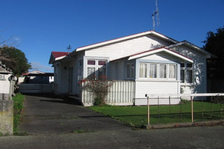 Photo of property in 98 Wood Street, Takaro, Palmerston North, 4410