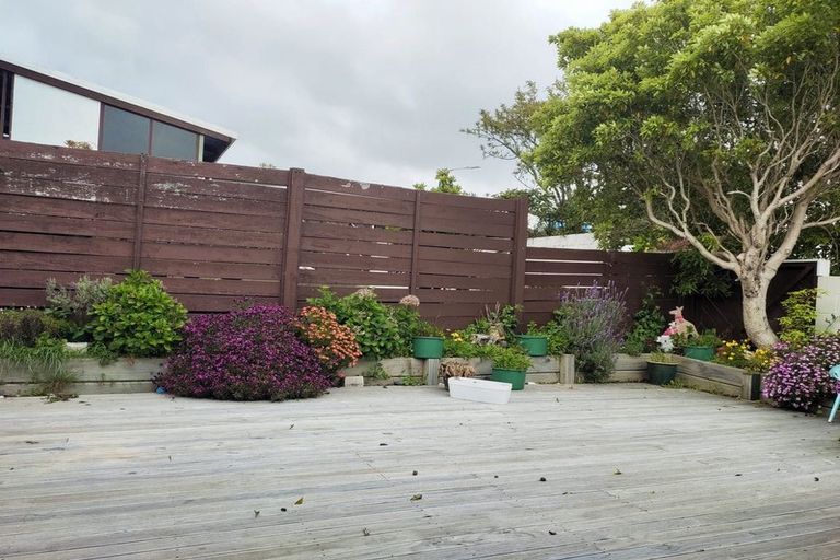 Photo of property in 15b Caesars Place, Churton Park, Wellington, 6037