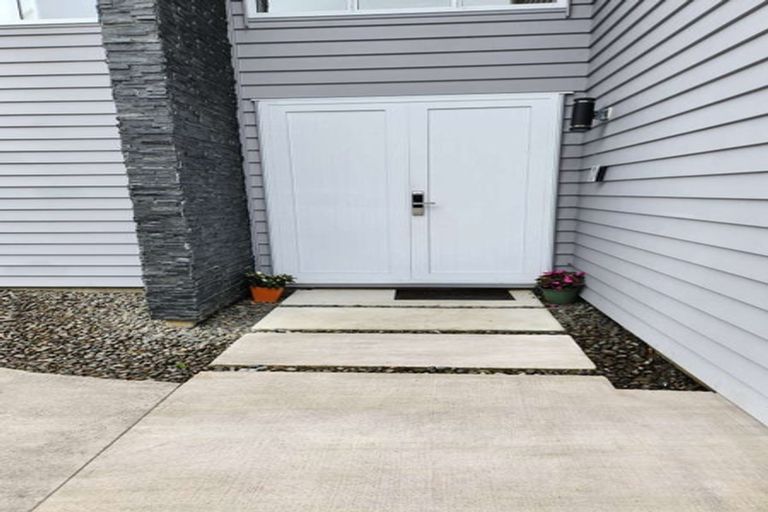 Photo of property in 6 Kahu Close, Orewa, 0931