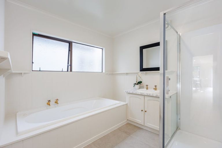 Photo of property in 1/12 Shanaway Rise, Hillcrest, Auckland, 0627