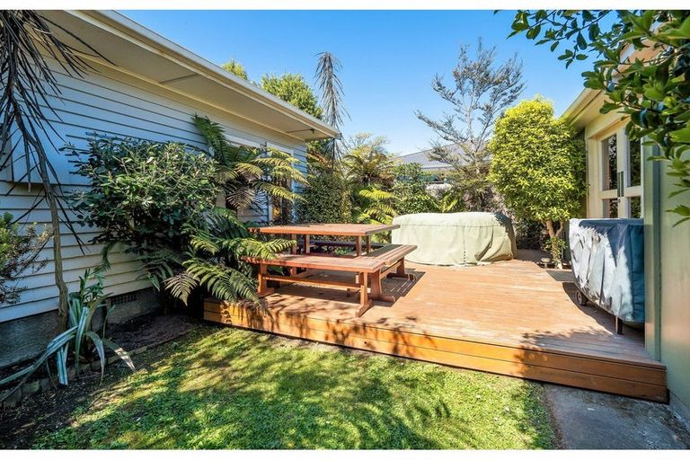 Photo of property in 146 Opawa Road, Opawa, Christchurch, 8023
