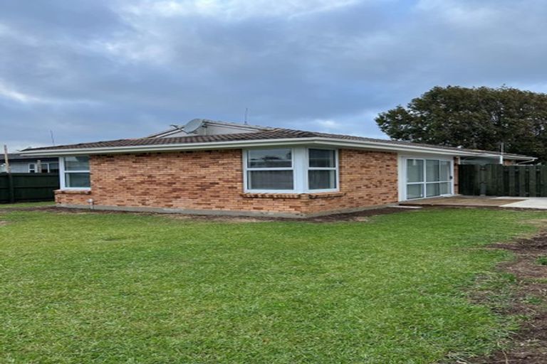 Photo of property in 2/22 Idlewild Avenue, Mangere, Auckland, 2022