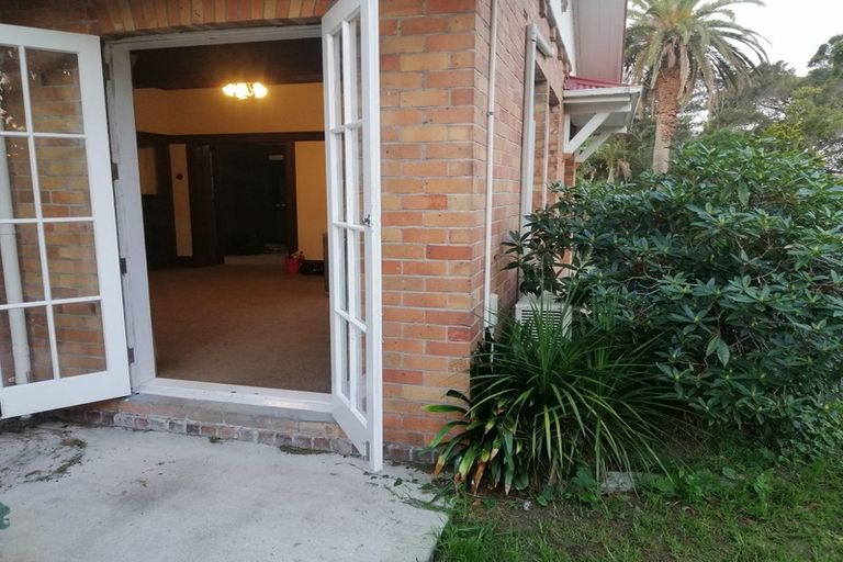 Photo of property in 18 Links Road, New Lynn, Auckland, 0600
