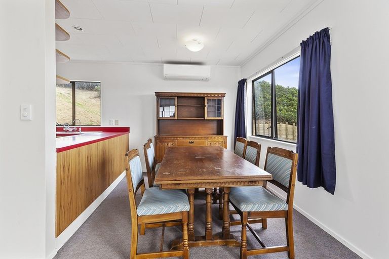 Photo of property in 17 Cathie Place, Karori, Wellington, 6012