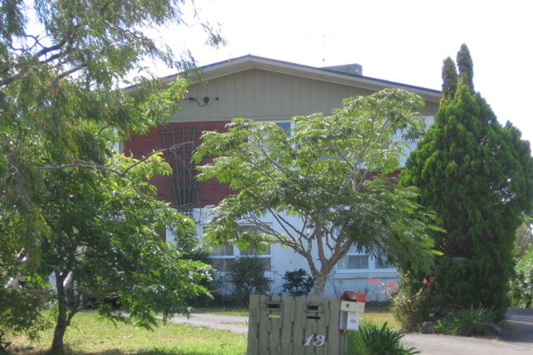 Photo of property in 13 Peter Terrace, Castor Bay, Auckland, 0620