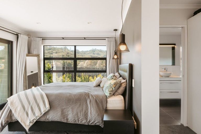 Photo of property in 18 Parlane Drive, Huapai, Kumeu, 0810