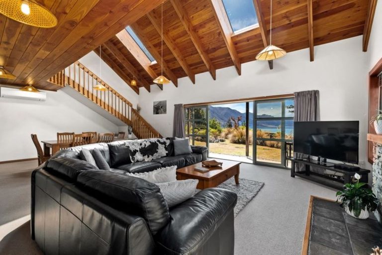 Photo of property in 8 Ohau Drive, Lake Ohau, Twizel, 9412