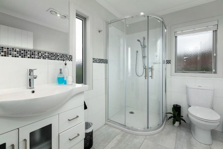 Photo of property in 12 Haden Place, Omokoroa, 3114