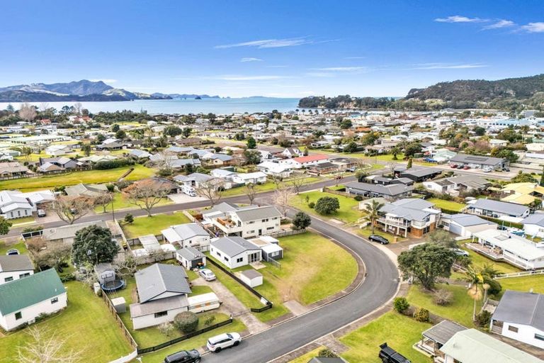 Photo of property in 4 Endeavour Close, Whitianga, 3510