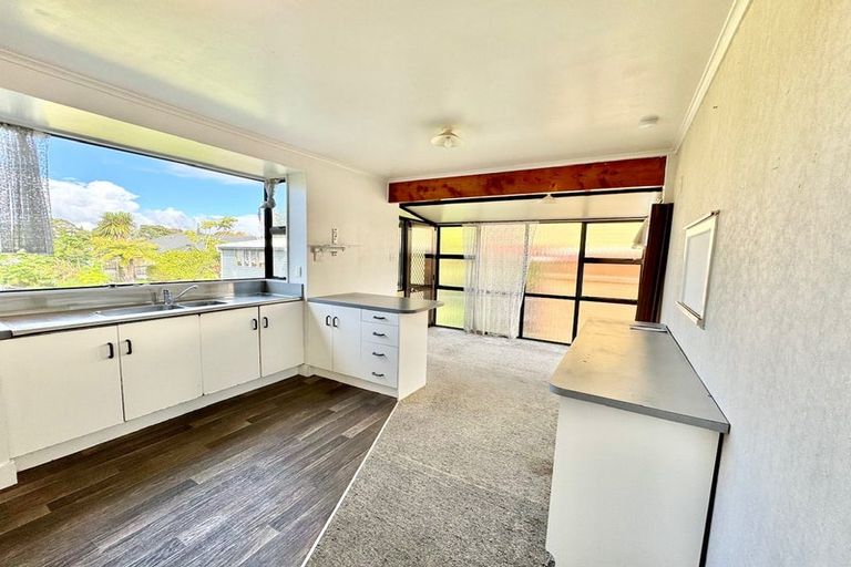 Photo of property in 45 Woodford Avenue, Henderson, Auckland, 0610