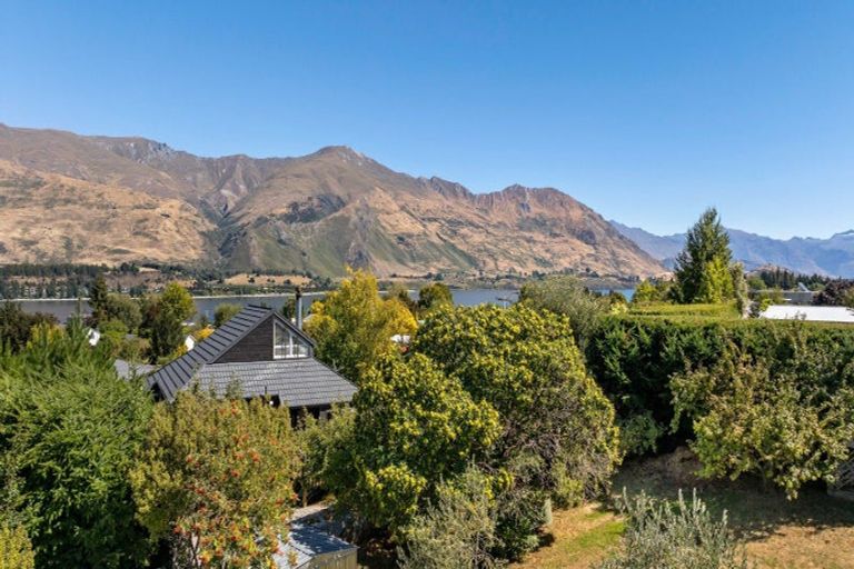 Photo of property in 6 Matai Road, Wanaka, 9305