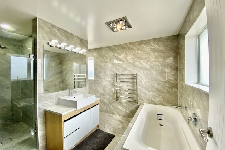 Photo of property in 40 Tinaku Road, Flat Bush, Auckland, 2019