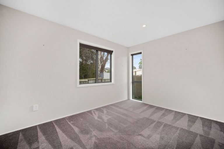 Photo of property in 208 Beach Haven Road, Beach Haven, Auckland, 0626