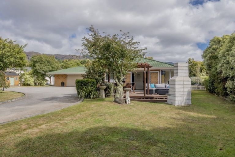 Photo of property in 118 School Road, Te Horo, Otaki, 5582