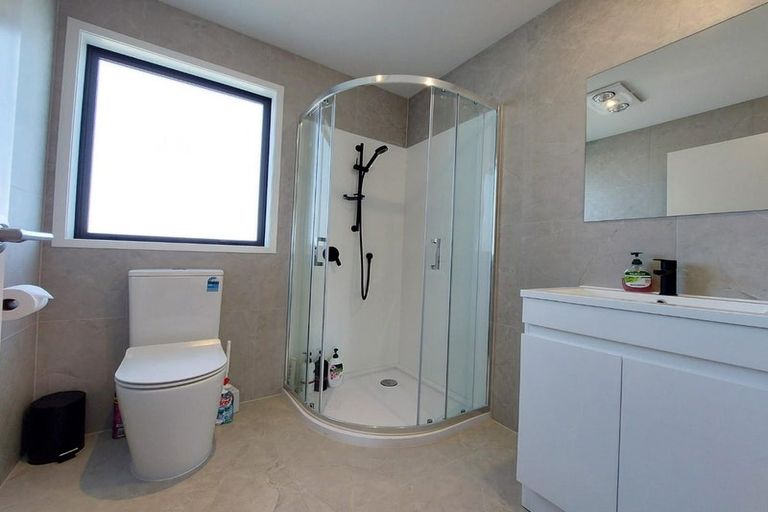 Photo of property in 5/128 Onewa Road, Northcote, Auckland, 0627