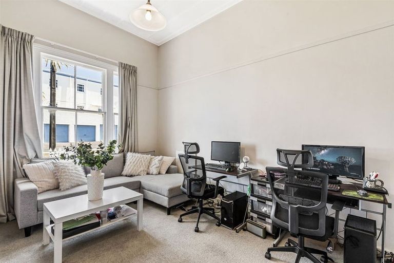 Photo of property in 96 Calliope Road, Stanley Point, Auckland, 0624