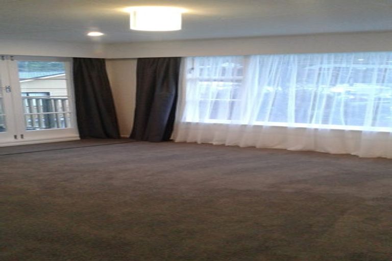 Photo of property in 6 Massey Street, Tawa, Wellington, 5028