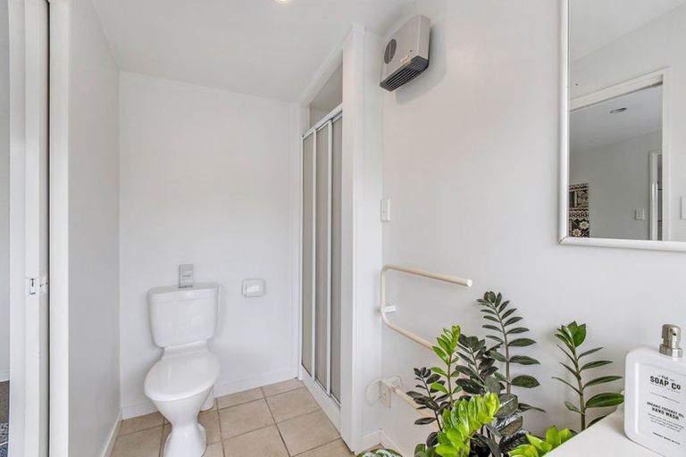 Photo of property in 1/17 Kotare Street, Fendalton, Christchurch, 8041