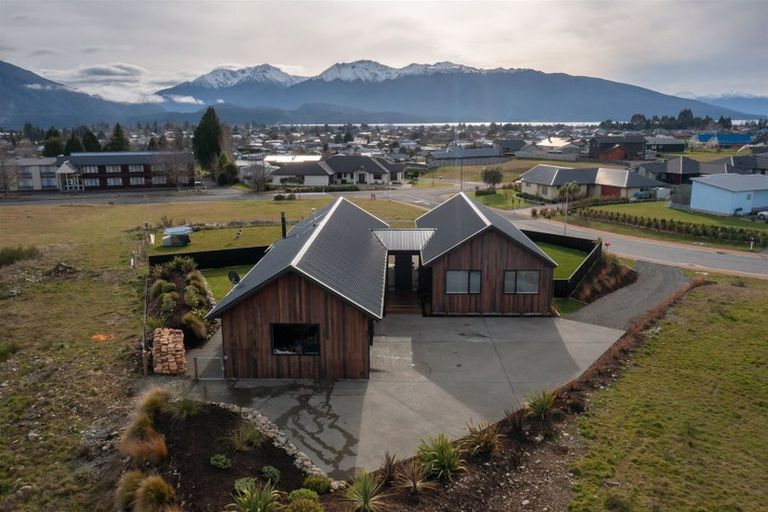 Photo of property in 6 Ralph Moir Drive, Te Anau, 9679