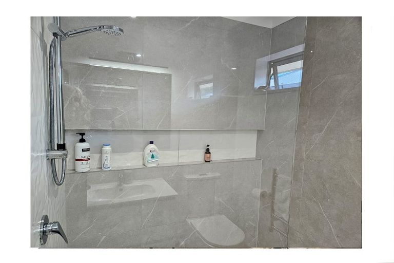 Photo of property in 2/335 Main South Road, Hornby, Christchurch, 8042