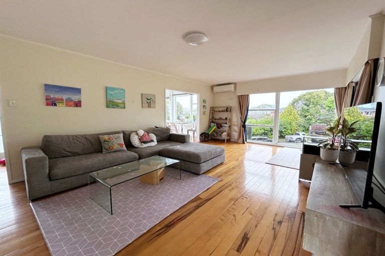 Photo of property in 6 Cypress Place, Sunnynook, Auckland, 0620