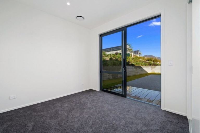 Photo of property in 33 Obelisk Street, Wanaka, 9305
