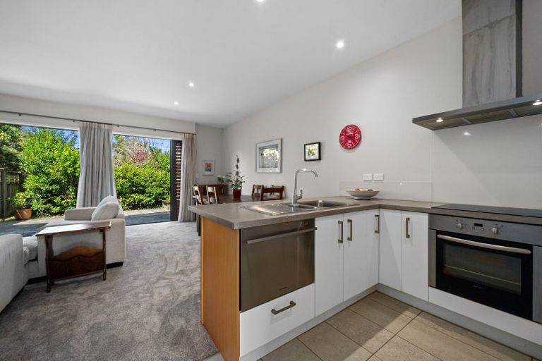 Photo of property in 21/11 The Avenue, Albany, Auckland, 0632