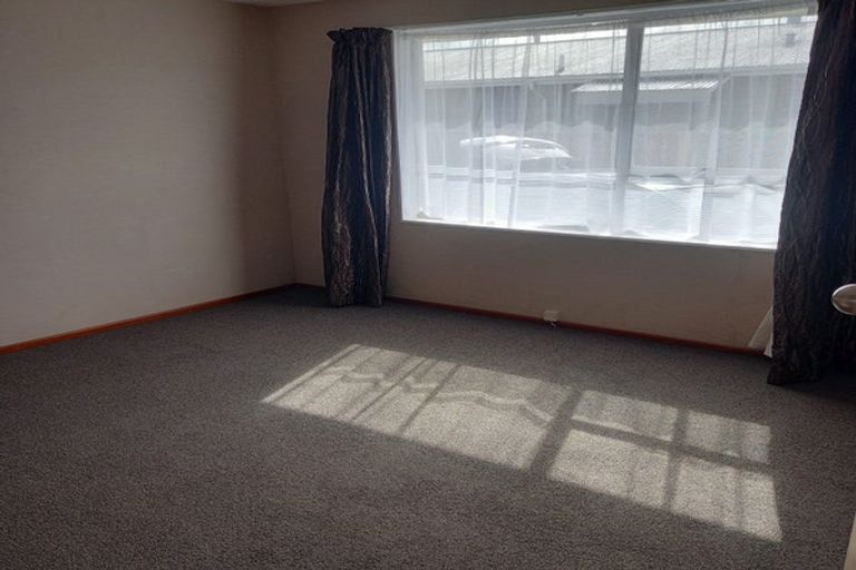 Photo of property in 2/28 Brixton Street, Islington, Christchurch, 8042