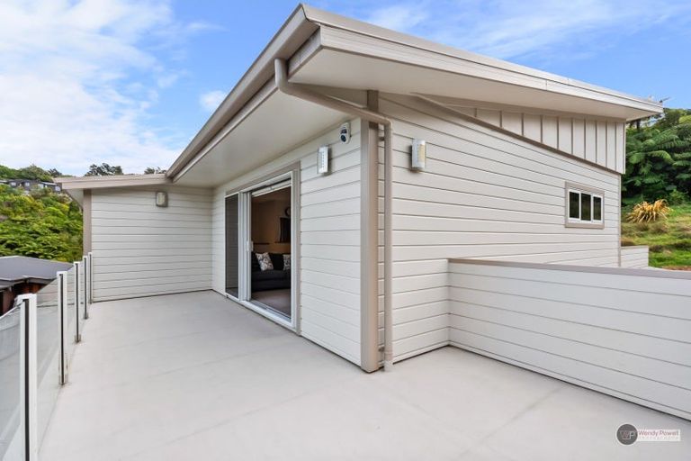 Photo of property in 17 Oceanview Terrace, Tirohanga, Lower Hutt, 5010