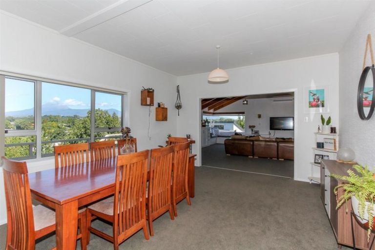 Photo of property in 15 Selwyn Street, Lower Vogeltown, New Plymouth, 4310