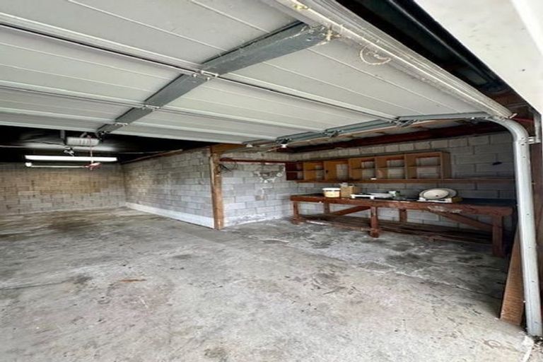 Photo of property in 1/42 Evelyn Place, Hillcrest, Auckland, 0627