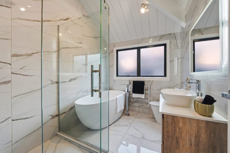 Photo of property in 45 Pohutukawa Avenue, Shelly Park, Auckland, 2014