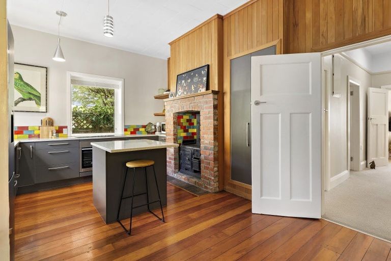 Photo of property in 23 Marine Parade, Eastbourne, Lower Hutt, 5013