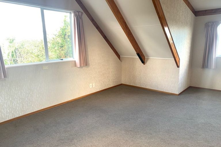 Photo of property in 1024 East Coast Road, Fairview Heights, Auckland, 0630