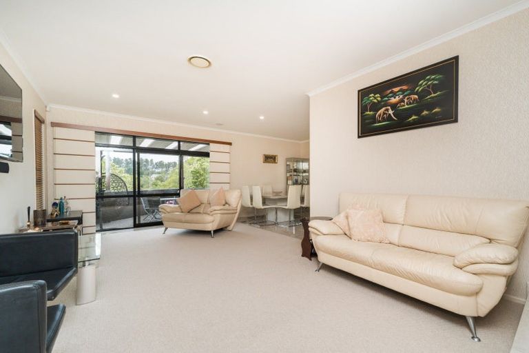 Photo of property in 54 Cashmere Drive, Fitzherbert, Palmerston North, 4410