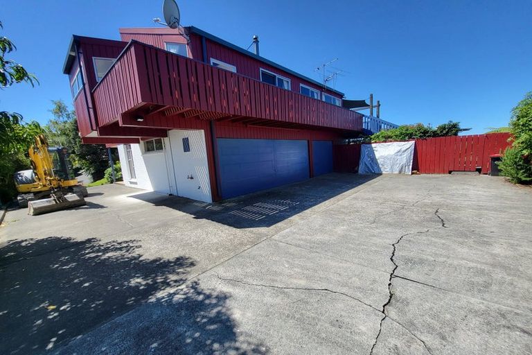 Photo of property in 13 Thompson Road, Bluff Hill, Napier, 4110