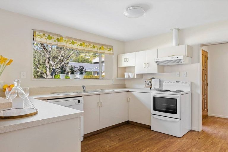 Photo of property in 2 Dalefield Drive, Cashmere, Christchurch, 8022