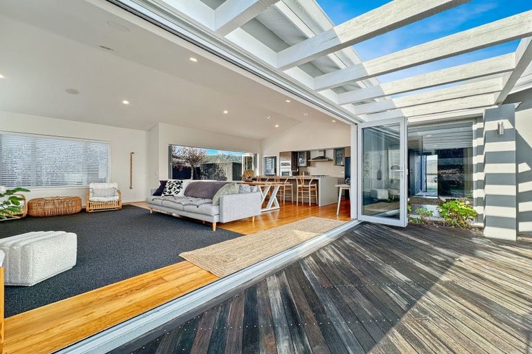 Photo of property in 26 Montgomery Crescent, Kinloch, Taupo, 3377