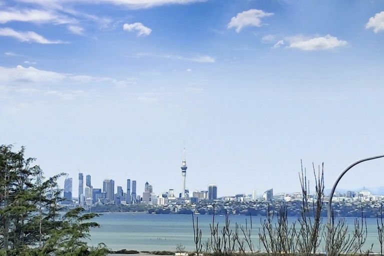 Photo of property in 1a Marina View Drive, Hobsonville, Auckland, 0618