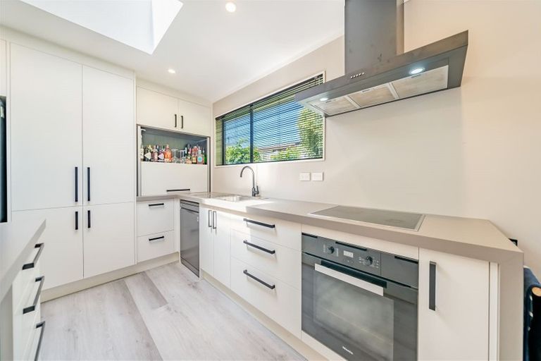 Photo of property in 25 Roband Crescent, Brown Owl, Upper Hutt, 5018