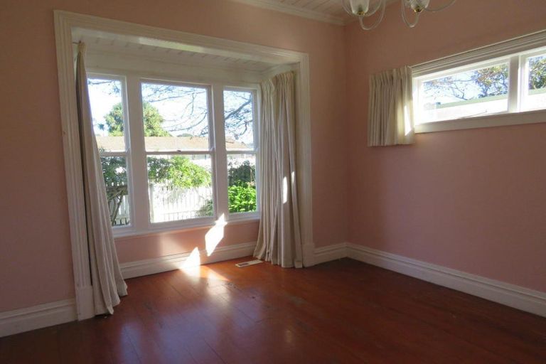 Photo of property in 107 Liardet Street, New Plymouth, 4310