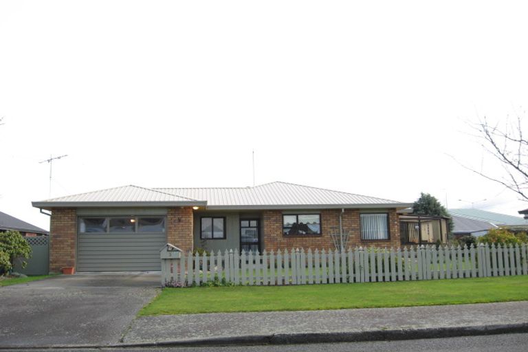Photo of property in 3 Munro Street, Waikiwi, Invercargill, 9810