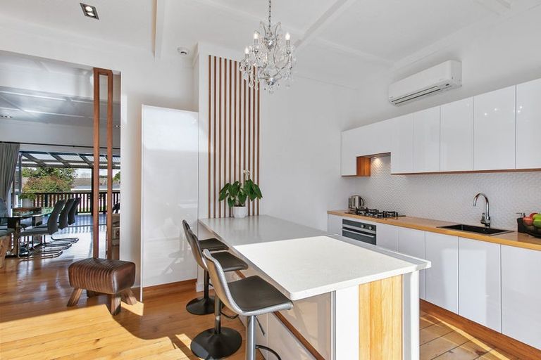 Photo of property in 61 Mount Smart Road, Onehunga, Auckland, 1061