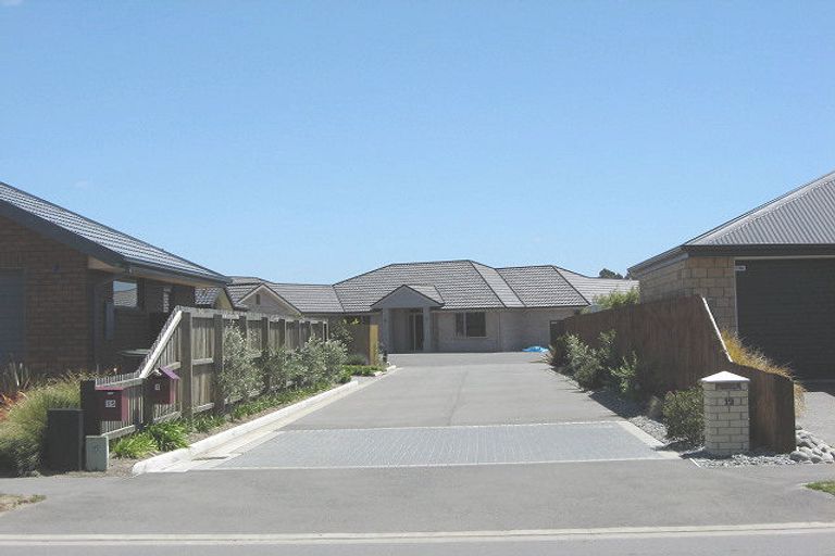 Photo of property in 15 Ruahine Place, Parklands, Christchurch, 8083