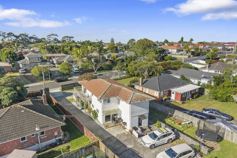 Photo of property in 32 Strid Road, Te Atatu South, Auckland, 0610