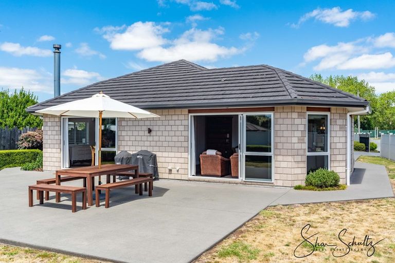 Photo of property in 18 Pahi Road, Paparoa, 0571